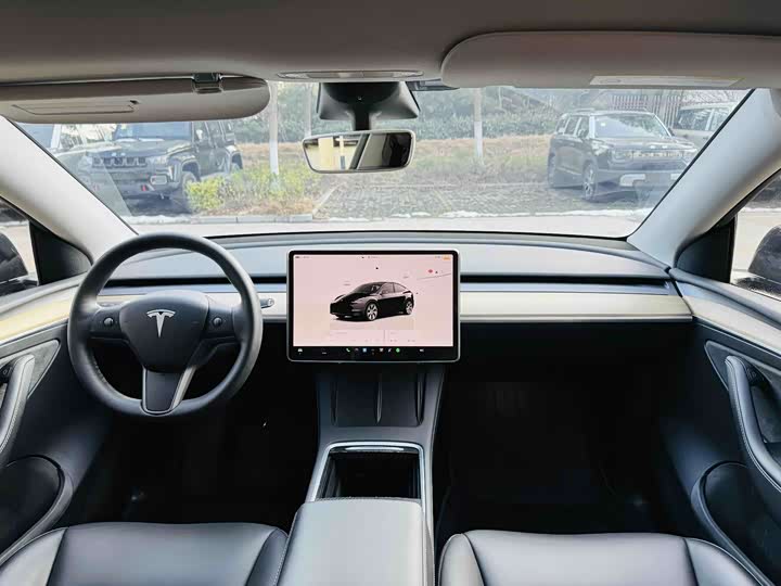 Фото 3 - Tesla Model Y