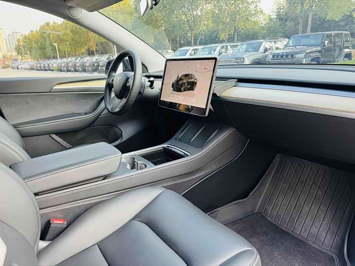 Фото 4 - Tesla Model Y