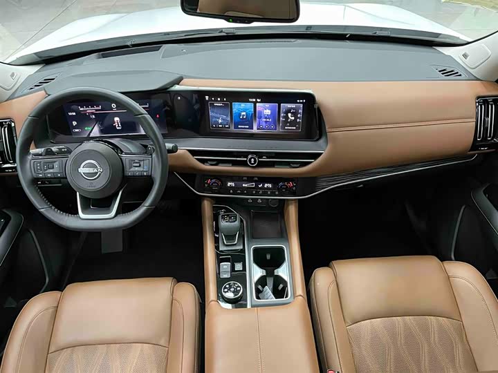 Фото 2 - Nissan Pathfinder