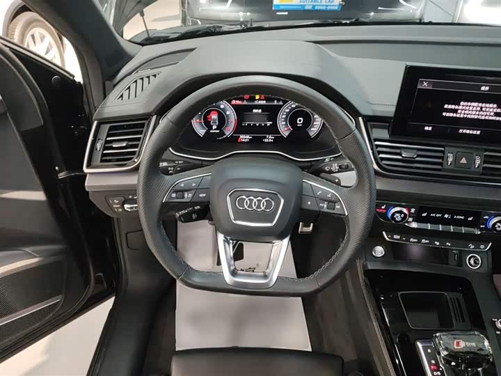 Фото 3 - Audi Q5L