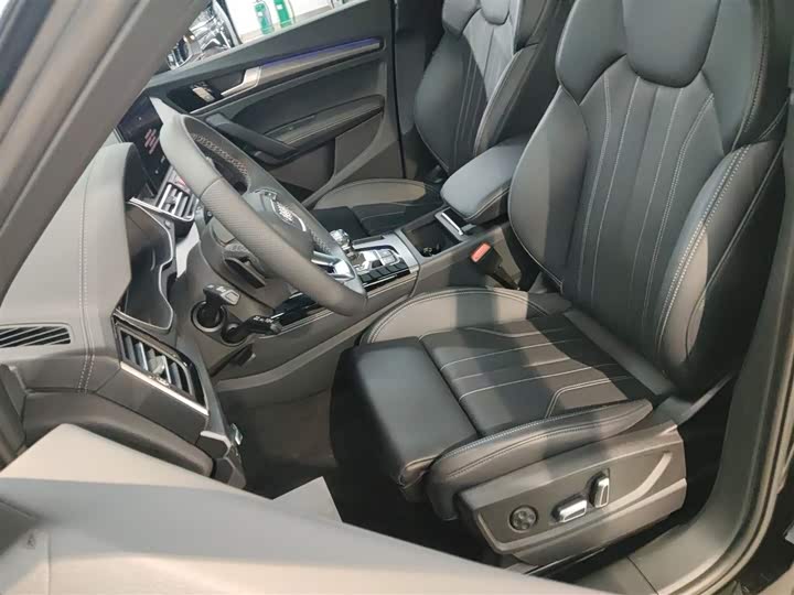 Фото 7 - Audi Q5L