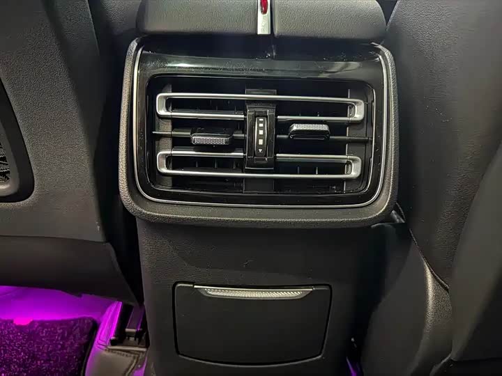 Фото 4 - Hongqi HS5