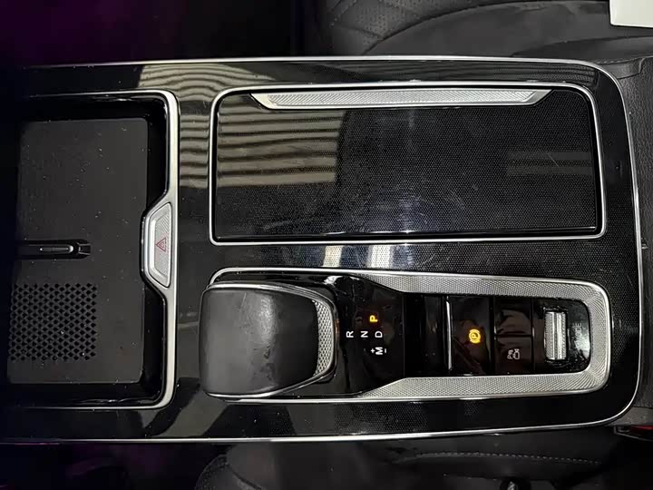 Фото 6 - Hongqi HS5