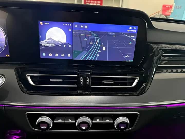 Фото 7 - Hongqi HS5