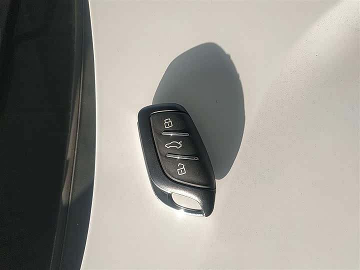 Фото 9 - Roewe i5