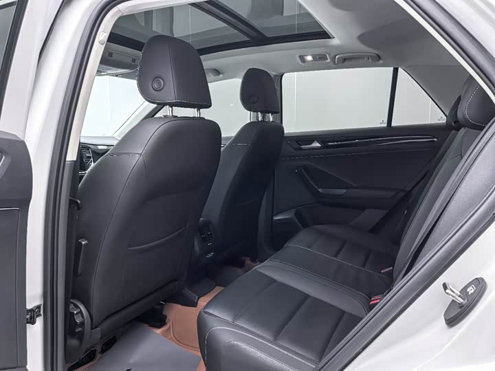 Фото 9 - Volkswagen T-Roc