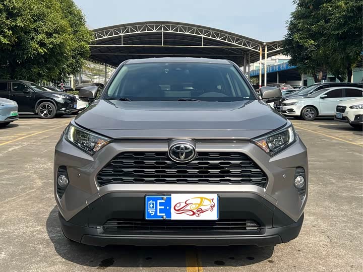 Фото 2 - Toyota RAV4