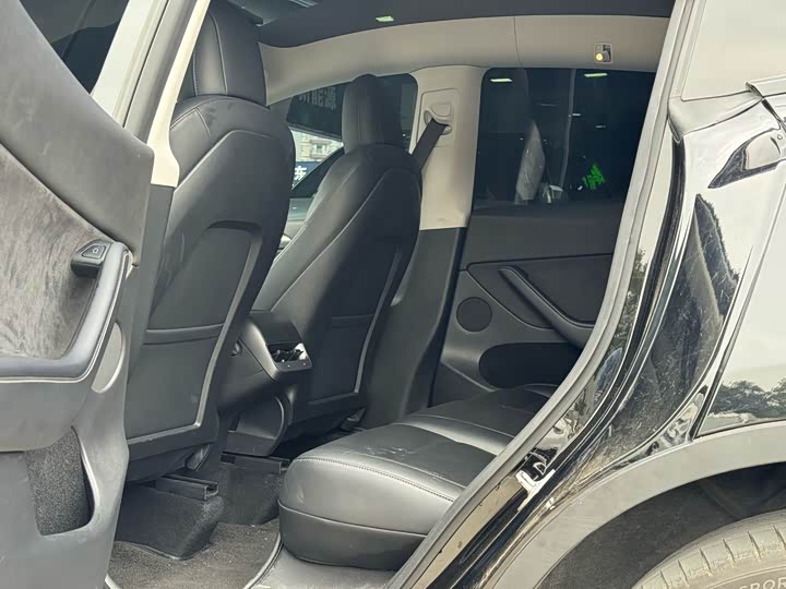 Фото 8 - Tesla Model Y