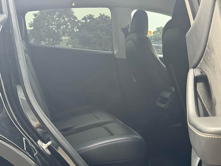 Фото 9 - Tesla Model Y