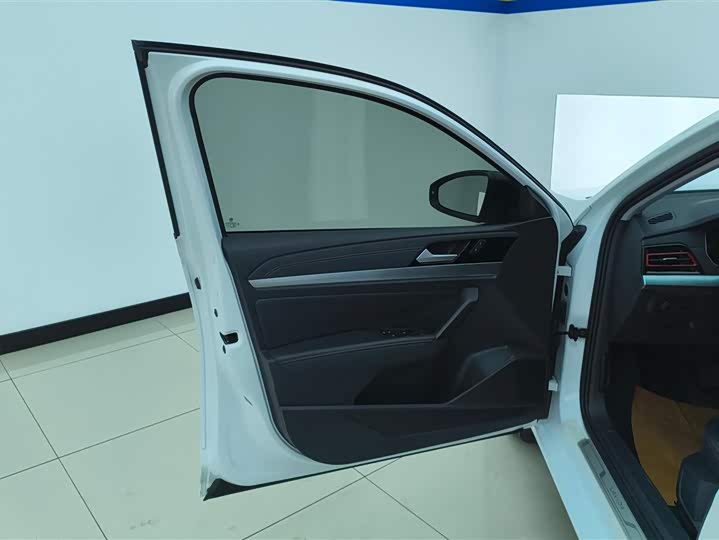 Фото 7 - Volkswagen Lavida