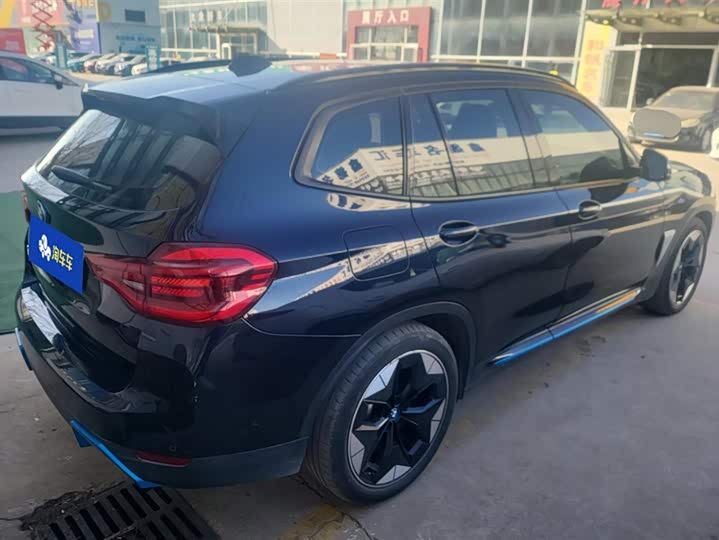 Фото 3 - BMW iX3