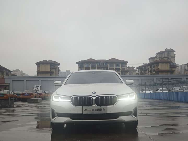 Фото 2 - BMW 5 Series