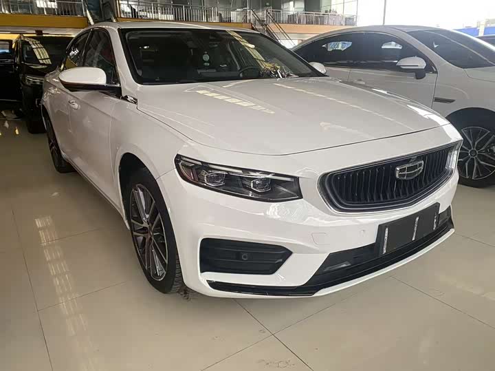 Фото 3 - Geely Preface