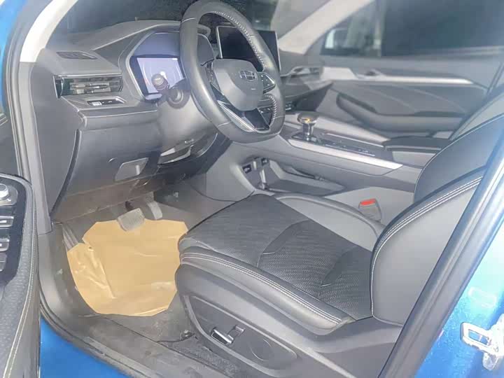 Фото 4 - Geely Preface