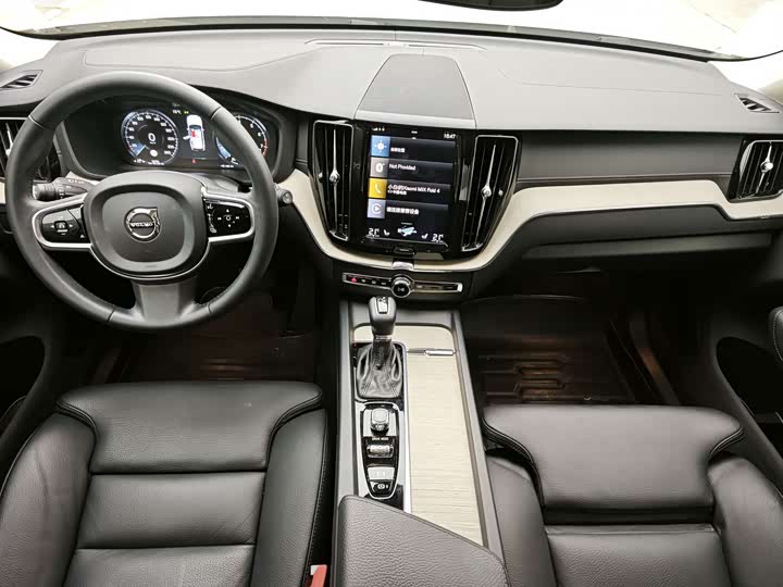 Фото 9 - Volvo XC60