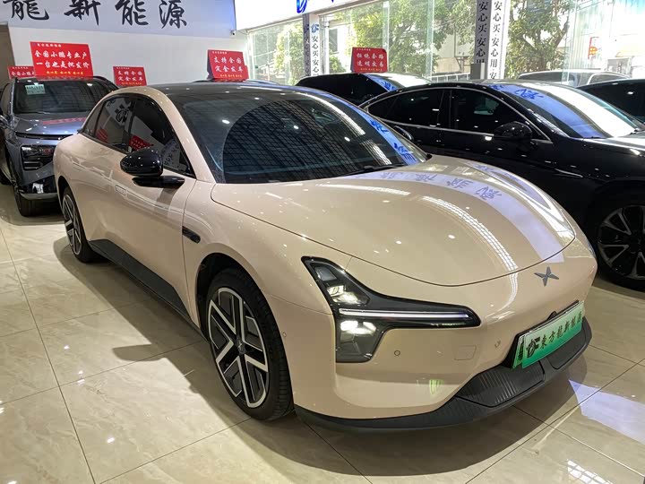 Фото 1 - XPeng Mona M03