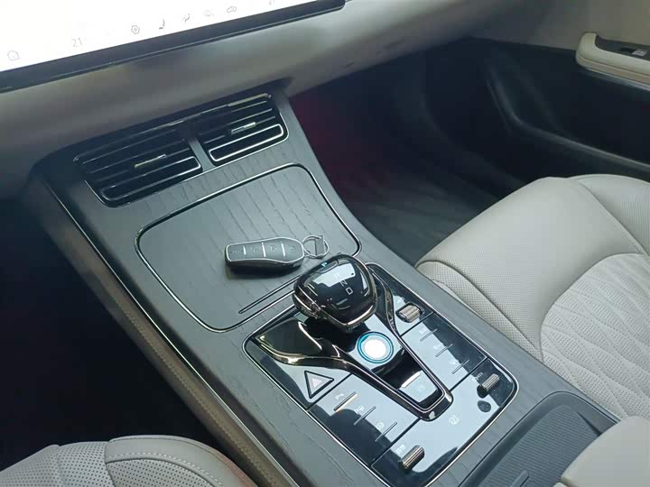 Фото 9 - BYD Han