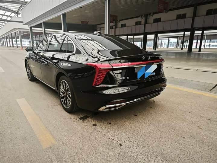 Фото 7 - Hongqi H5