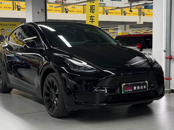 Фото 3 - Tesla Model Y