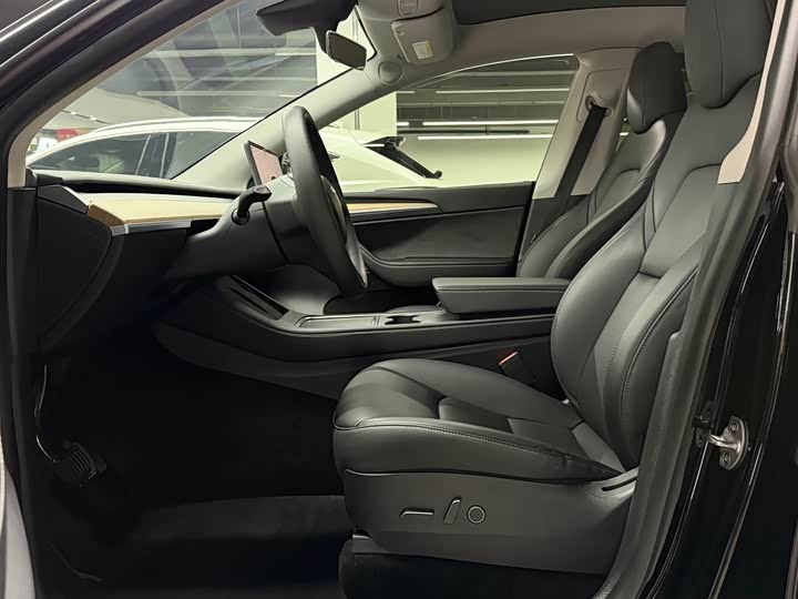 Фото 4 - Tesla Model Y