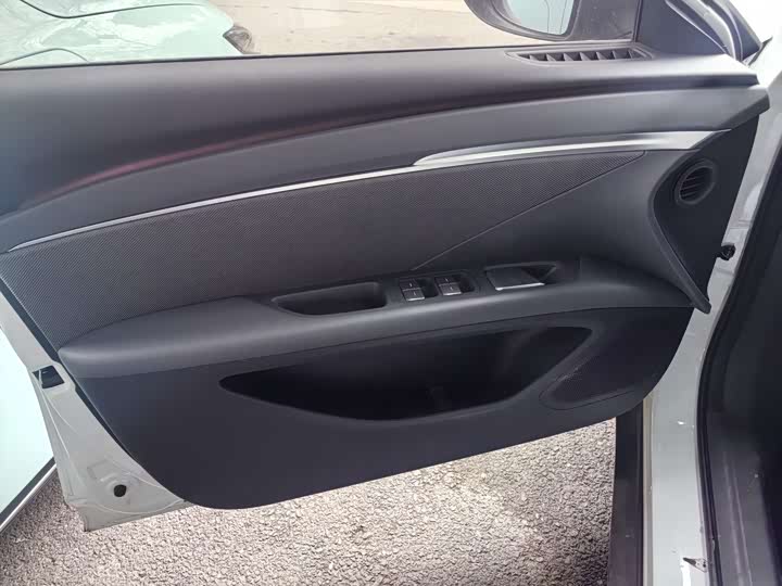 Фото 5 - XPeng Mona M03