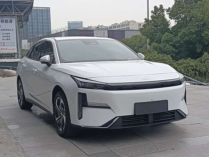 Фото 3 - Geely Galaxy L6