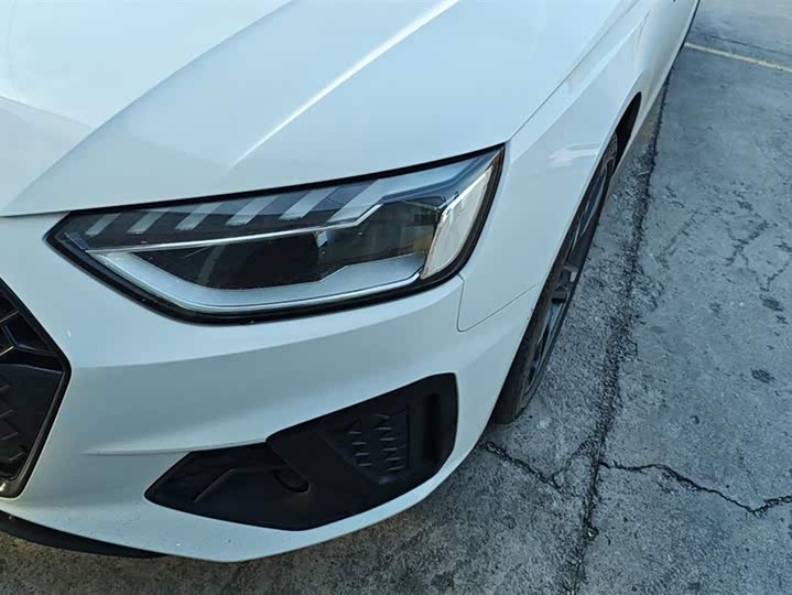 Фото 5 - Audi A4L