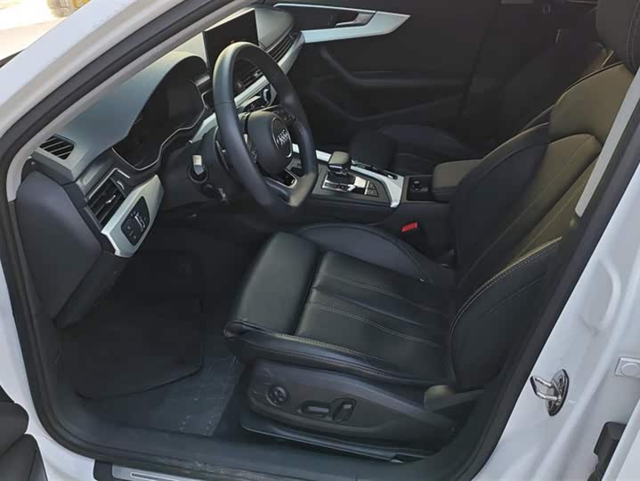 Фото 9 - Audi A4L