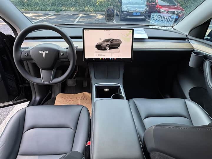 Фото 6 - Tesla Model Y