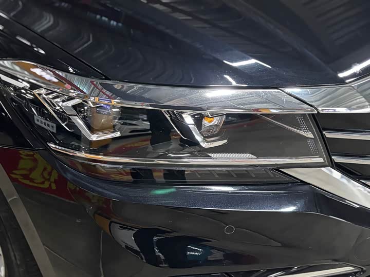 Фото 7 - Volkswagen Passat