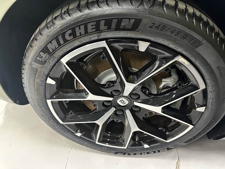 Фото 7 - Xiaomi SU7