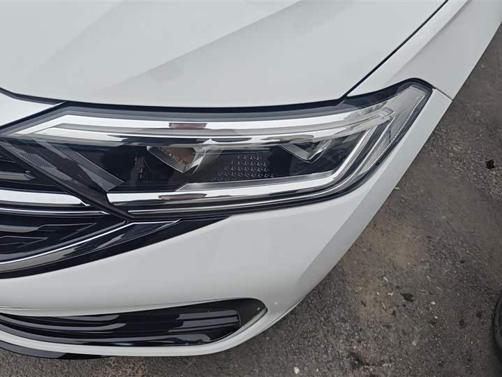 Фото 5 - Volkswagen Sagitar L