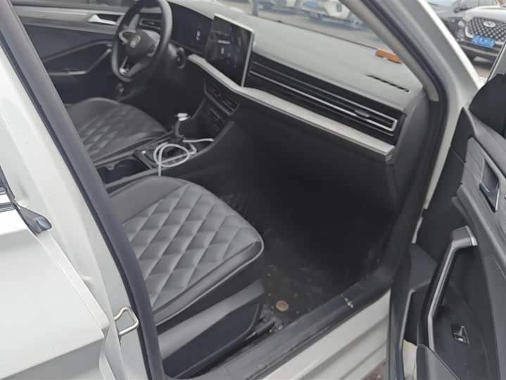 Фото 8 - Volkswagen Sagitar L