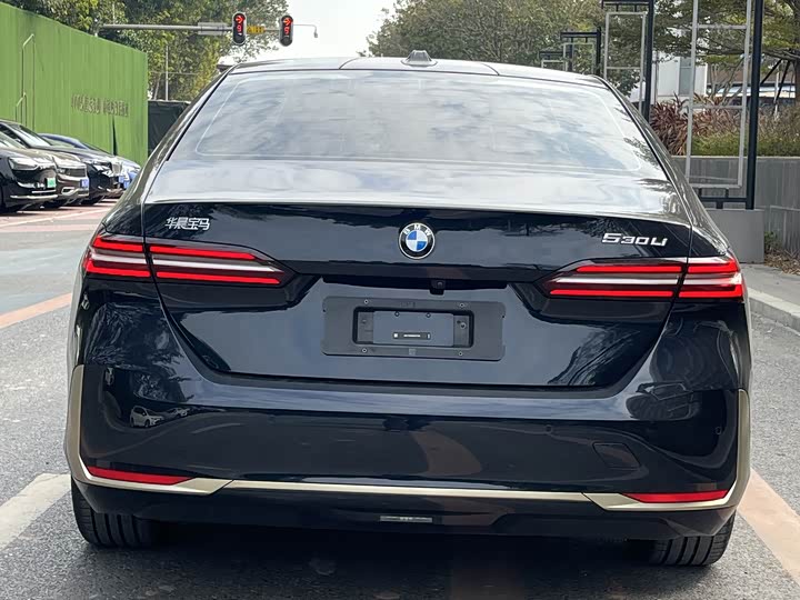 Фото 5 - BMW 5 Series