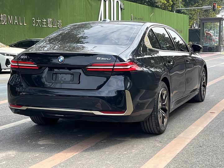 Фото 6 - BMW 5 Series