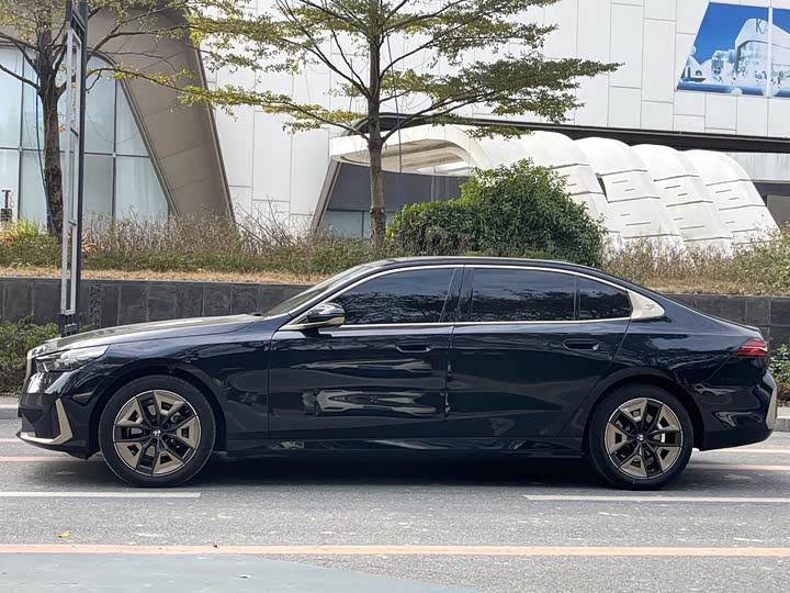 Фото 7 - BMW 5 Series