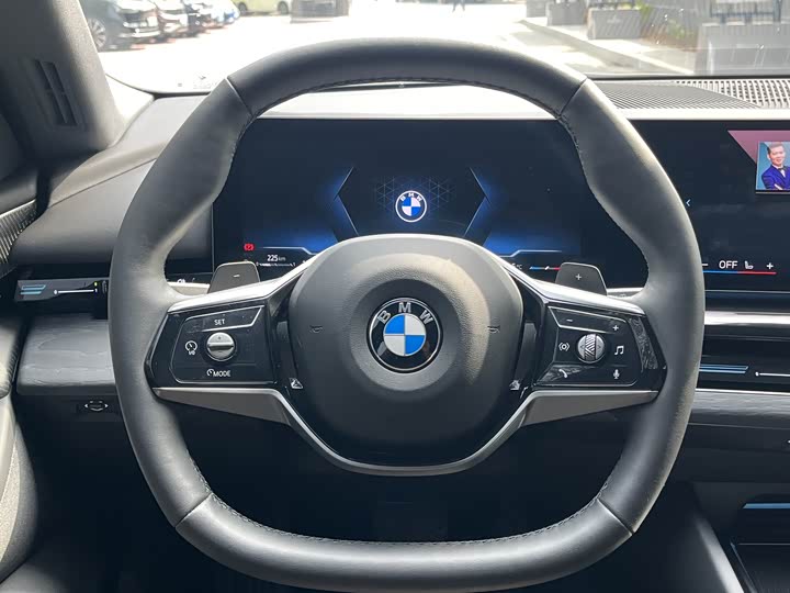 Фото 8 - BMW 5 Series