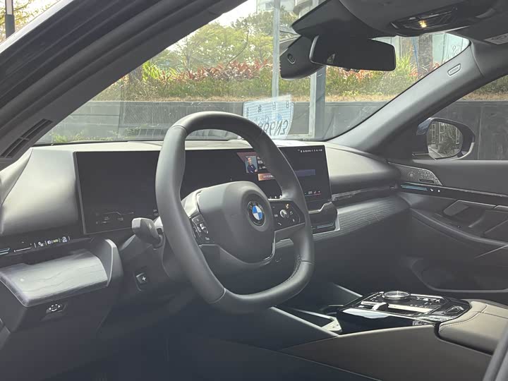 Фото 9 - BMW 5 Series