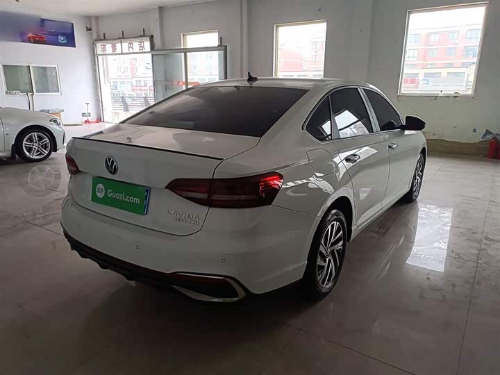 Фото 7 - Volkswagen Lavida