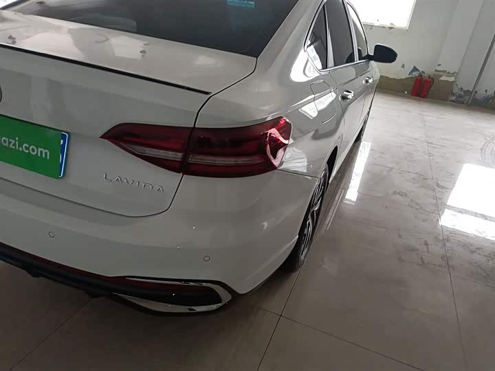 Фото 8 - Volkswagen Lavida