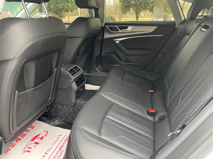 Фото 9 - Audi A7