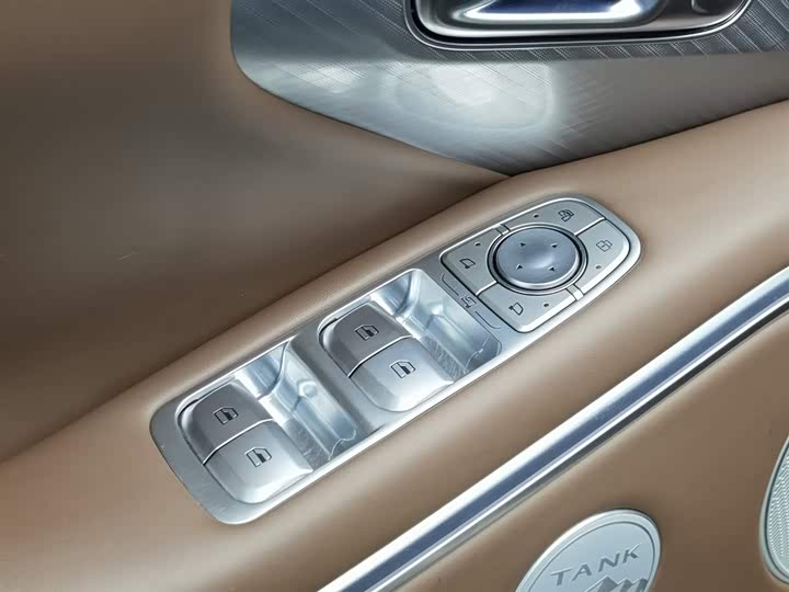 Фото 9 - Tank 700 Hybrid