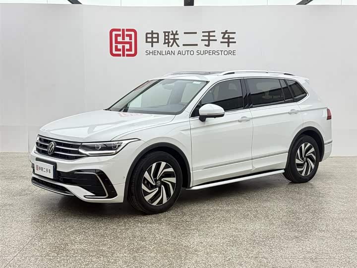 Фото 1 - Volkswagen Tiguan L Pro