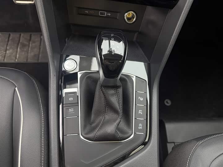 Фото 9 - Volkswagen Tiguan L Pro