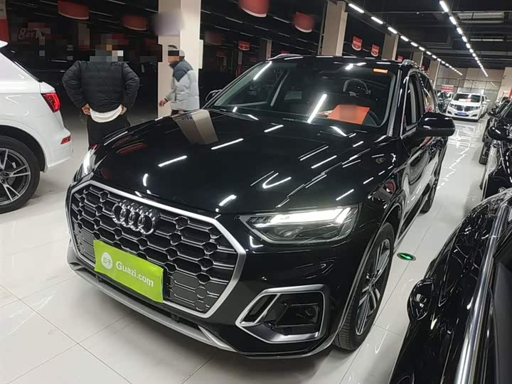 Фото 1 - Audi Q5L