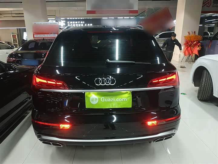 Фото 6 - Audi Q5L