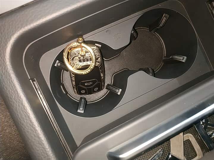 Фото 9 - Audi Q5L