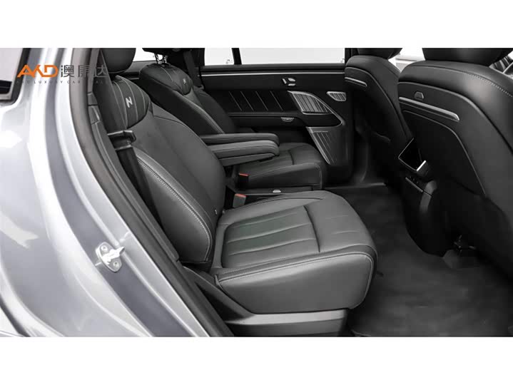 Фото 8 - Nio Onvo L90