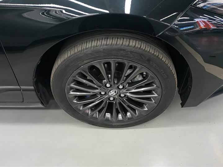 Фото 6 - Toyota Avalon