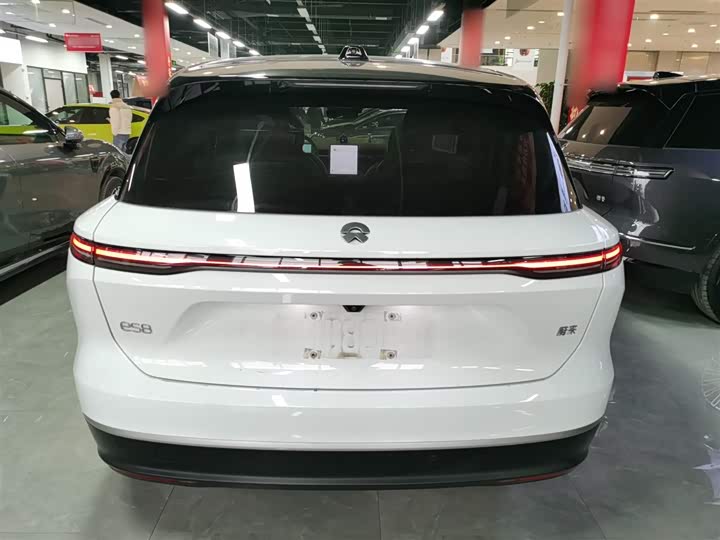 Фото 6 - Nio ES8